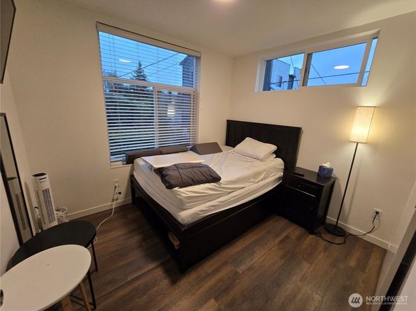 1017 NE 55TH Street, Seattle WA 98105