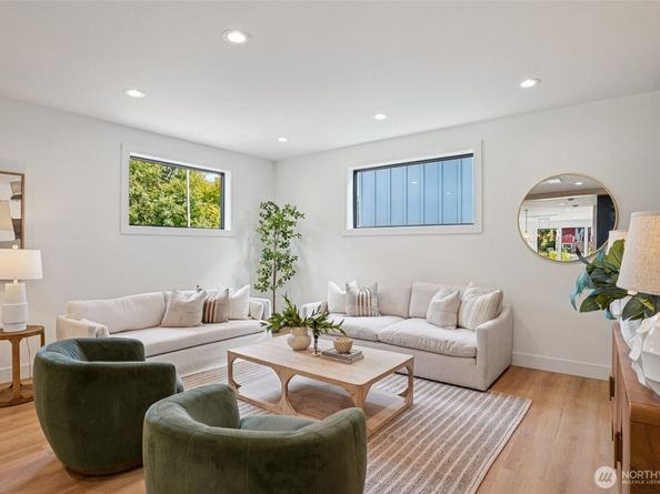 3714 Bagley Avenue N, Seattle WA 98103