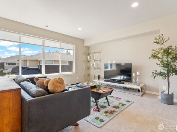 16425 SE 46th Court, Bellevue WA 98006