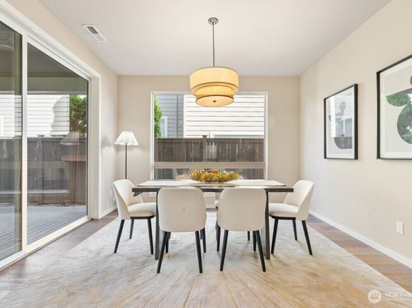 16425 SE 46th Court, Bellevue WA 98006