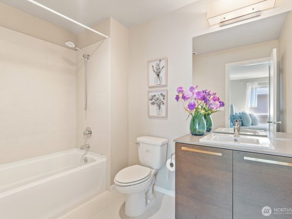 16425 SE 46th Court, Bellevue WA 98006