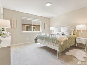 16425 SE 46th Court, Bellevue WA 98006