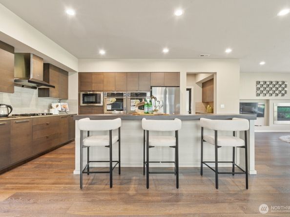 16425 SE 46th Court, Bellevue WA 98006
