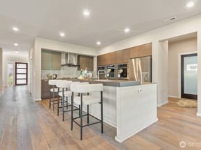 16425 SE 46th Court, Bellevue WA 98006