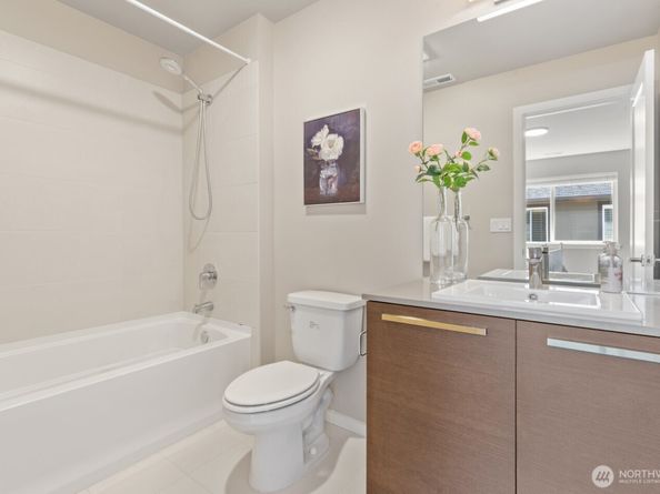 16425 SE 46th Court, Bellevue WA 98006