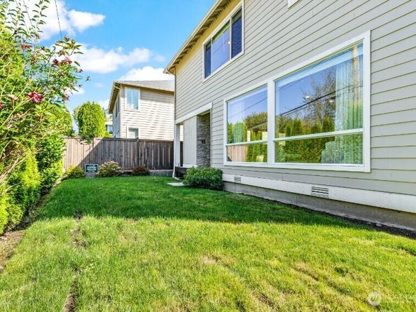 16425 SE 46th Court, Bellevue WA 98006