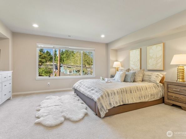 16425 SE 46th Court, Bellevue WA 98006