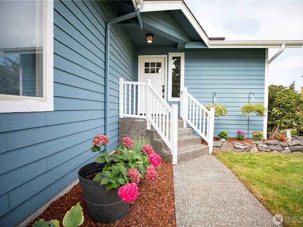6096 Widgeon Ct, Bremerton WA 98312