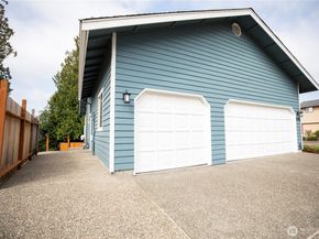 6096 Widgeon Ct, Bremerton WA 98312