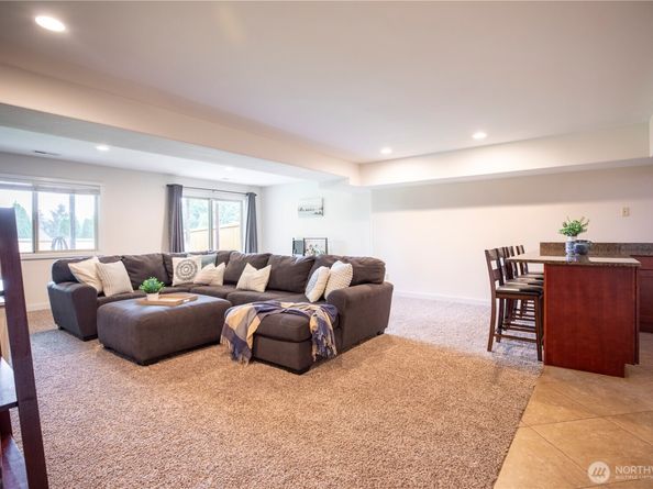 6096 Widgeon Ct, Bremerton WA 98312