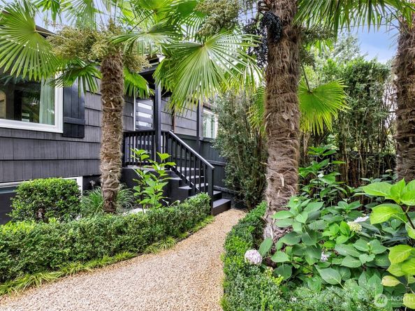 10303 15th Avenue NE, Seattle WA 98125