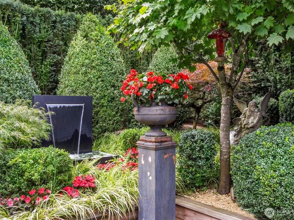 10303 15th Avenue NE, Seattle WA 98125