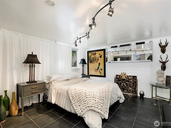 10303 15th Avenue NE, Seattle WA 98125