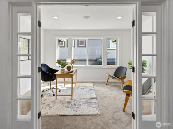 2455 30th Avenue NE, Issaquah WA 98029
