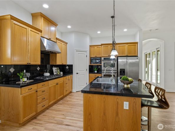 2455 30th Avenue NE, Issaquah WA 98029