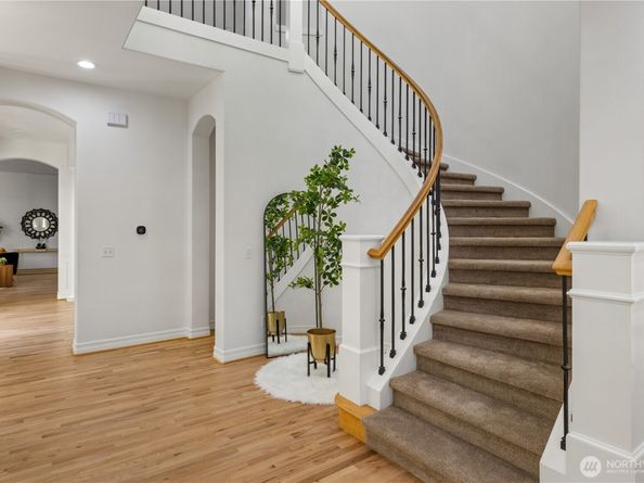 2455 30th Avenue NE, Issaquah WA 98029