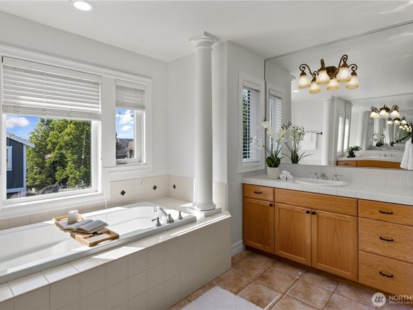 2455 30th Avenue NE, Issaquah WA 98029