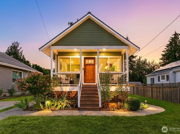 3247 Walnut Ave SW, Seattle WA 98116
