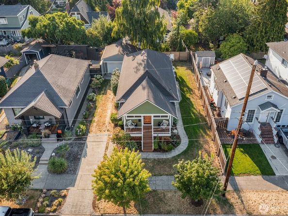 3247 Walnut Ave SW, Seattle WA 98116