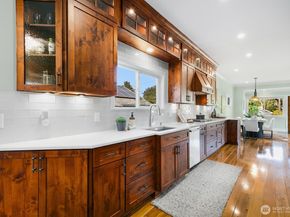 3247 Walnut Ave SW, Seattle WA 98116