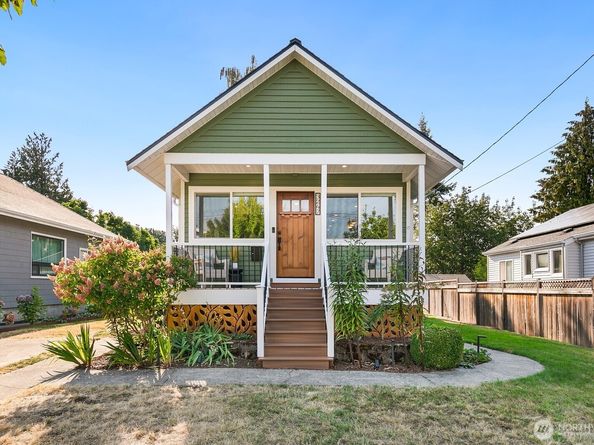 3247 Walnut Ave SW, Seattle WA 98116