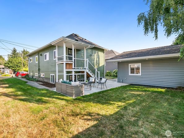 3247 Walnut Ave SW, Seattle WA 98116