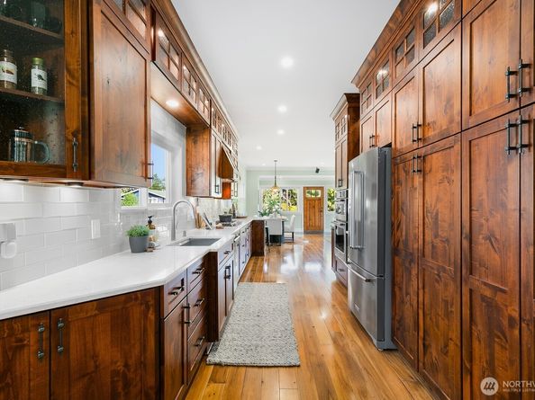 3247 Walnut Ave SW, Seattle WA 98116