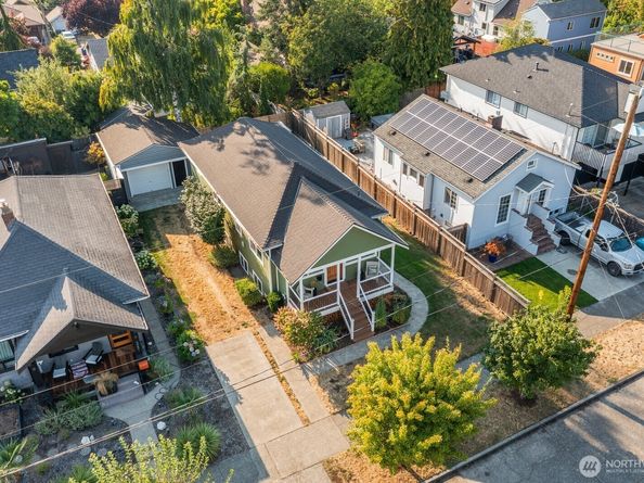 3247 Walnut Ave SW, Seattle WA 98116