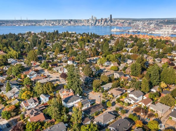 3247 Walnut Ave SW, Seattle WA 98116
