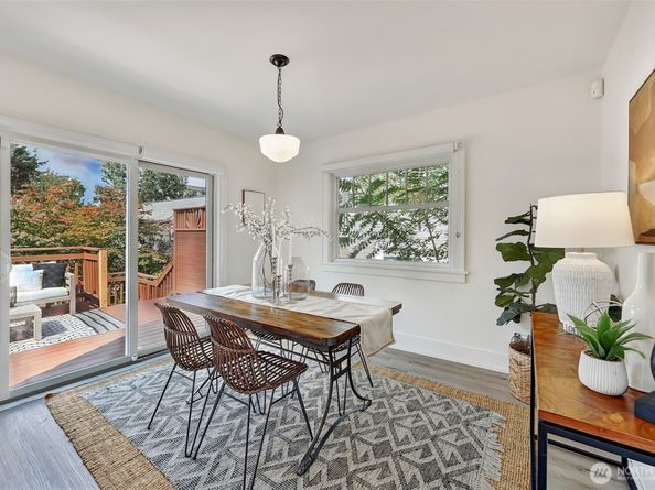 5531 28th Avenue NE, Seattle WA 98105