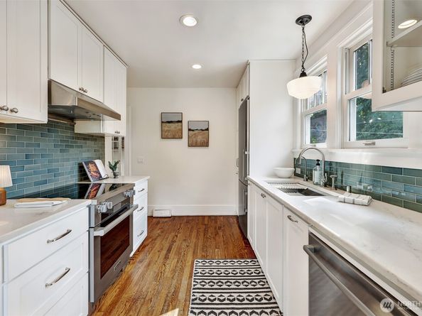 5531 28th Avenue NE, Seattle WA 98105