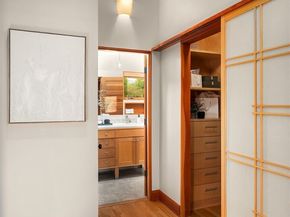 2252 Viewmont Way W, Seattle WA 98199