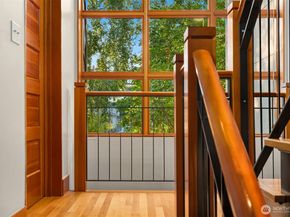 2252 Viewmont Way W, Seattle WA 98199