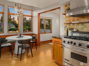 2252 Viewmont Way W, Seattle WA 98199