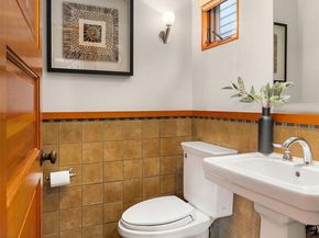 2252 Viewmont Way W, Seattle WA 98199