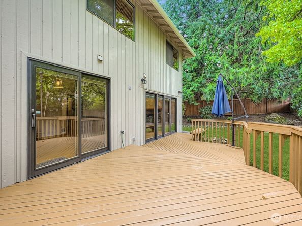 17012 SE 40th Court, Bellevue WA 98008