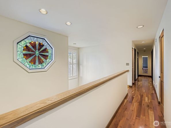 17012 SE 40th Court, Bellevue WA 98008