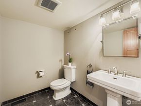 17012 SE 40th Court, Bellevue WA 98008