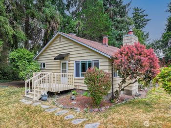 3212 Rocky Point Road NW