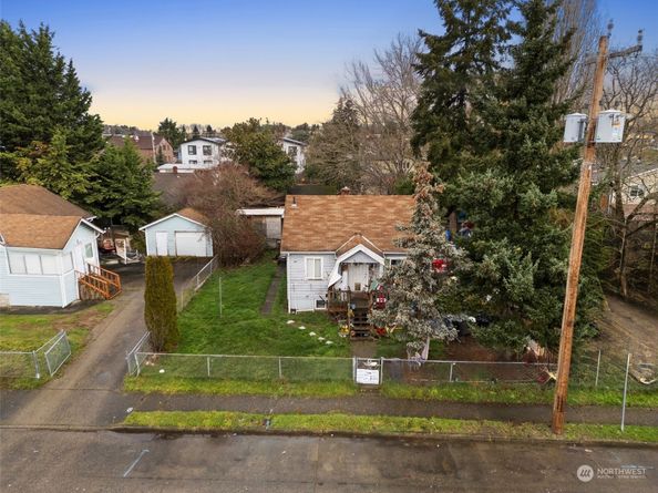 6754 40th Avenue S, Seattle WA 98118