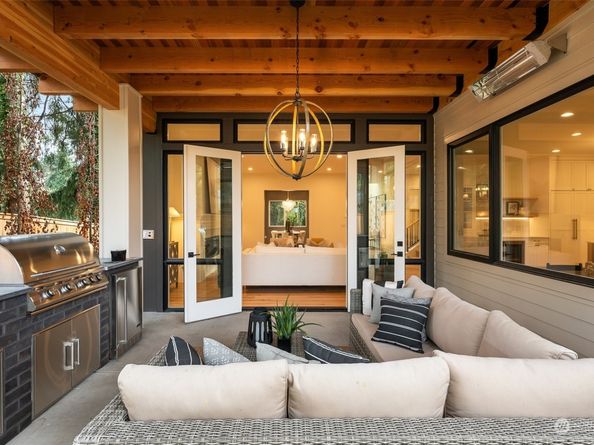1588 102nd Avenue NE, Bellevue WA 98004