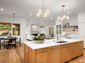 1588 102nd Avenue NE, Bellevue WA 98004