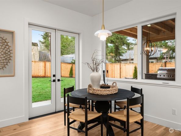 1588 102nd Avenue NE, Bellevue WA 98004