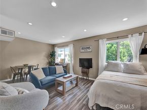 11813 Runnymede Street 44, North Hollywood (los Angeles) CA 91605