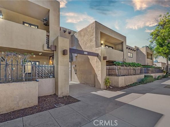 940 E 3rd 21, Long Beach CA 90802