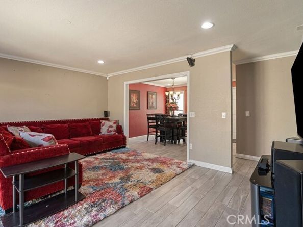 555 D, Upland CA 91786