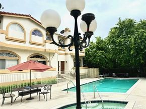 19950 Sherman Way A, Winnetka (los Angeles) CA 91306