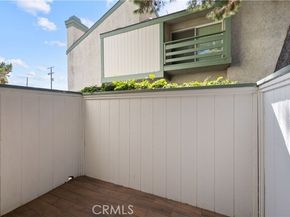 7550 Zombar 11, Van Nuys (los Angeles) CA 91406