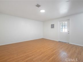 7550 Zombar 11, Van Nuys (los Angeles) CA 91406