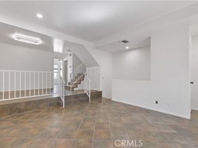 7550 Zombar 11, Van Nuys (los Angeles) CA 91406